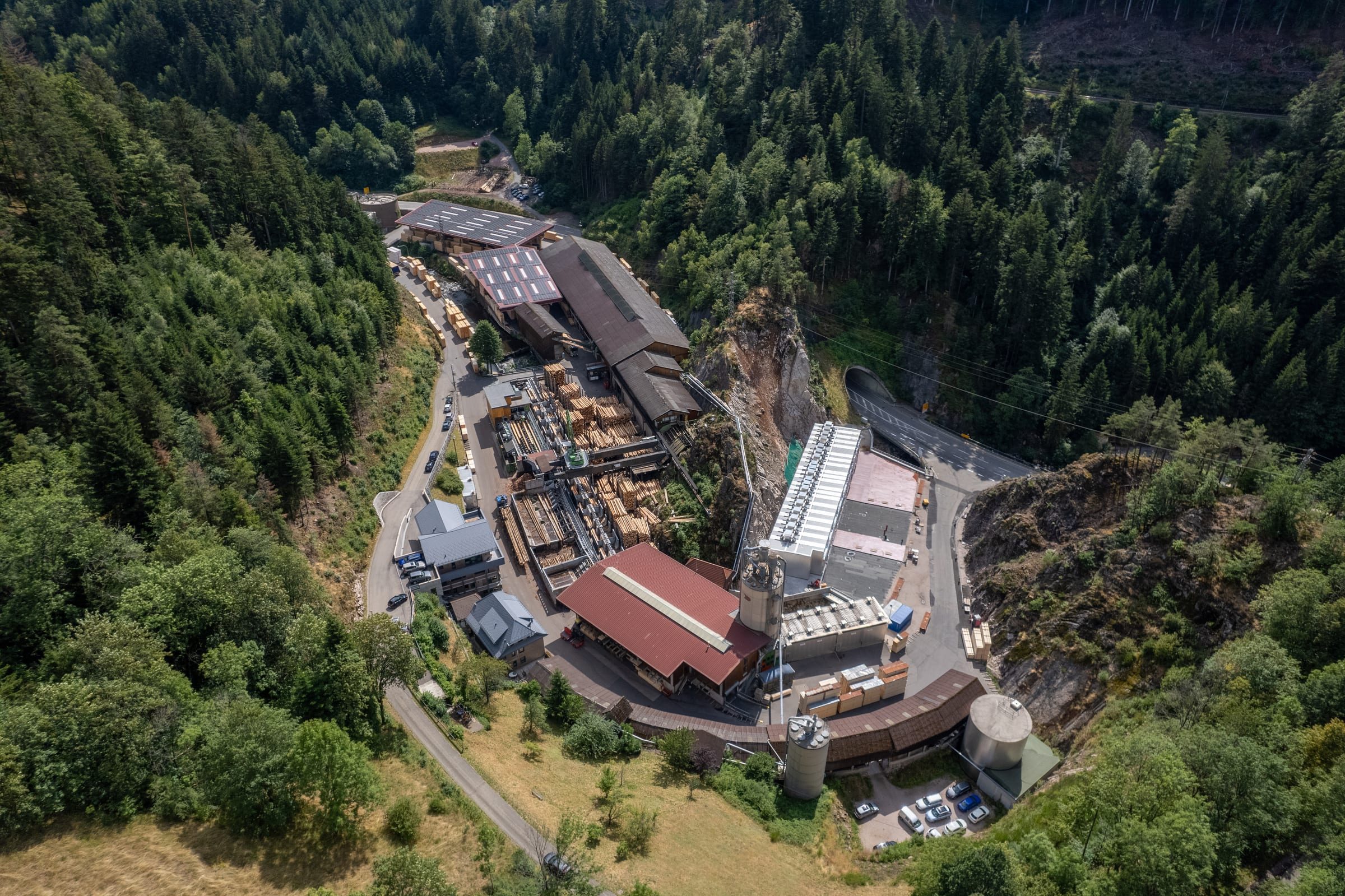 Luftaufnahme des Sägewerks Finkbeiner in Steinbis